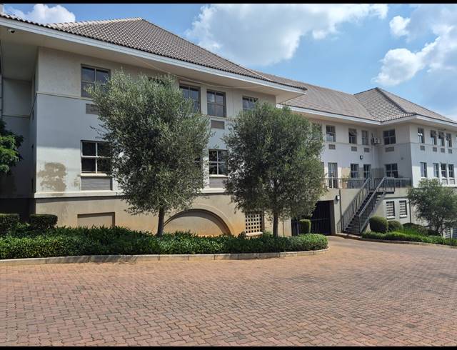 280M² OFFICE TO LET IN HYDE PARK